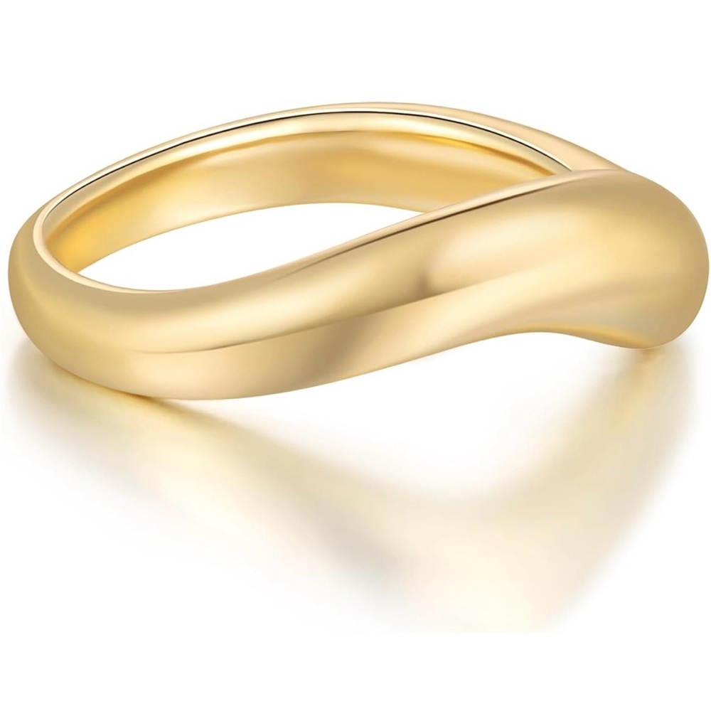 14K Gold Non-Tarnish Stackable Wave Cloud Ring for Women. Size 7. Never worn!